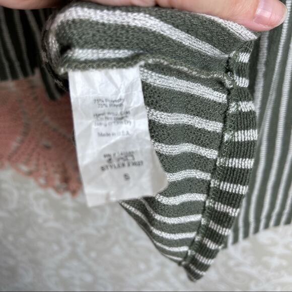 5/$30 W5 Concepts Cowl Neck Striped Blouse Olive Green S - Picture 5 of 5